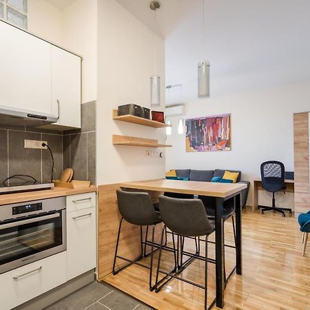 Bpr Blue Paradise Apartment With A/C Budapest Esterno foto