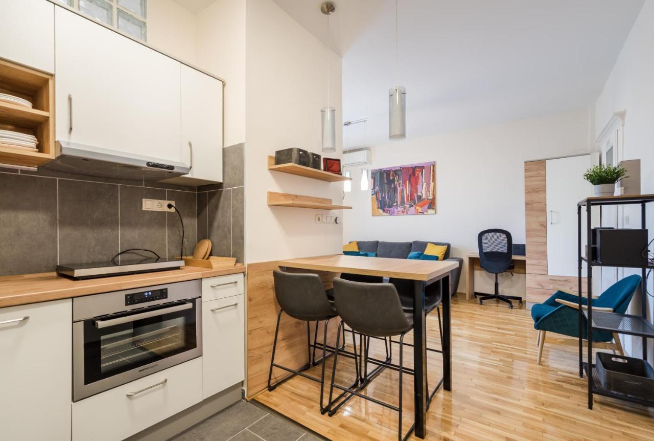 Bpr Blue Paradise Apartment With A/C Budapest Esterno foto