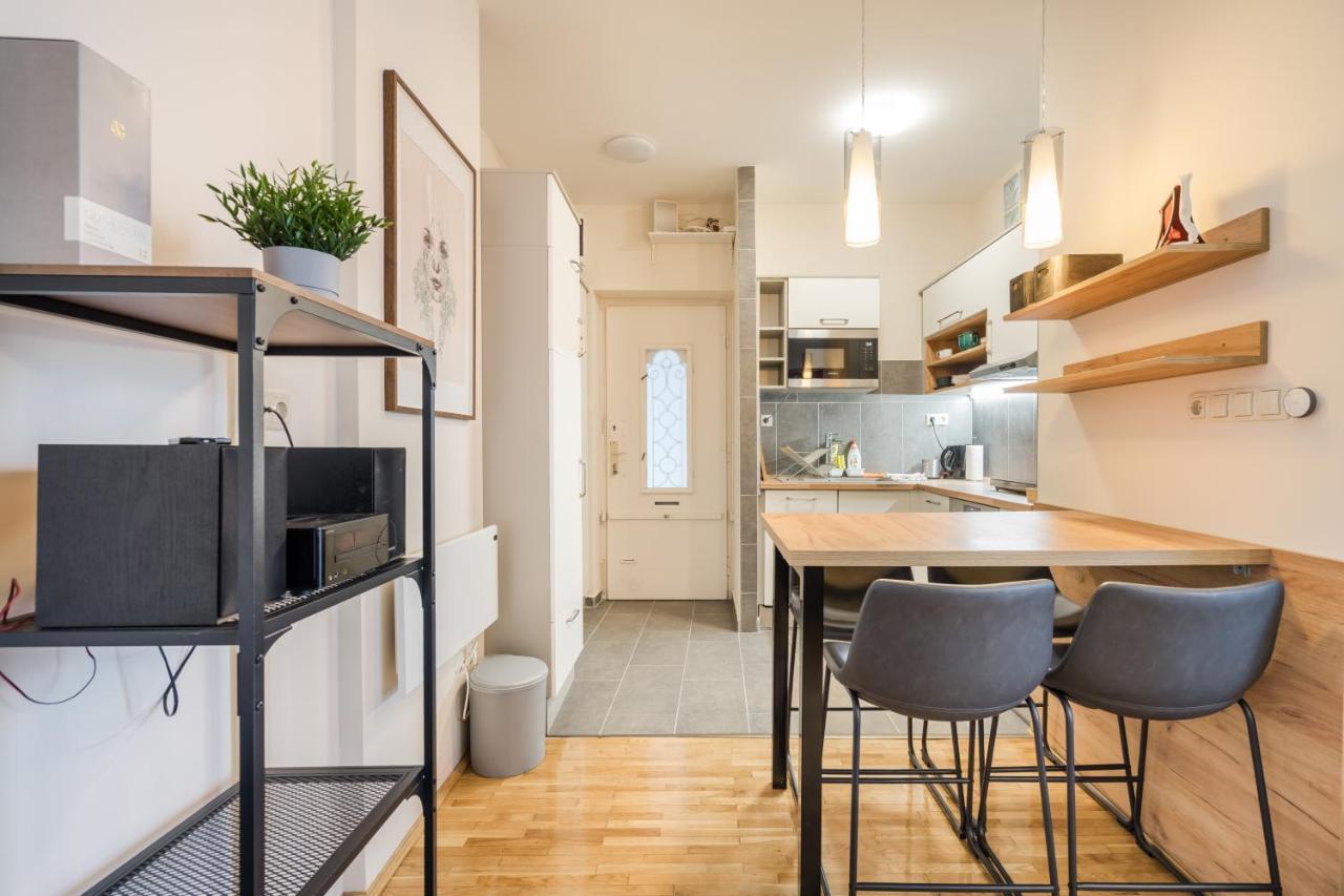 Bpr Blue Paradise Apartment With A/C Budapest Esterno foto